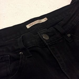 Levi’s 724 high rise straight denim pants